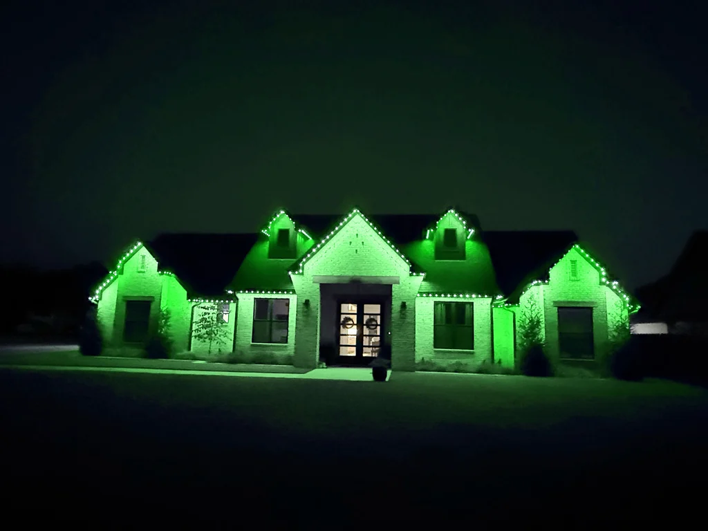 Simulated color preview: the same Lonestar install shown with green rooflines instead of blue