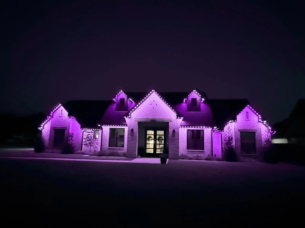 Simulated color preview: the same Lonestar install shown with violet rooflines instead of blue